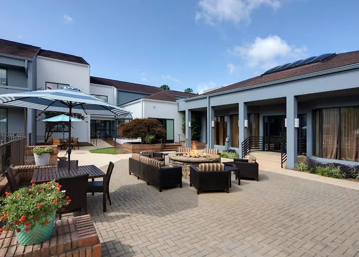 Courtyard By Marriott Atlanta Windy Hill/Ballpark