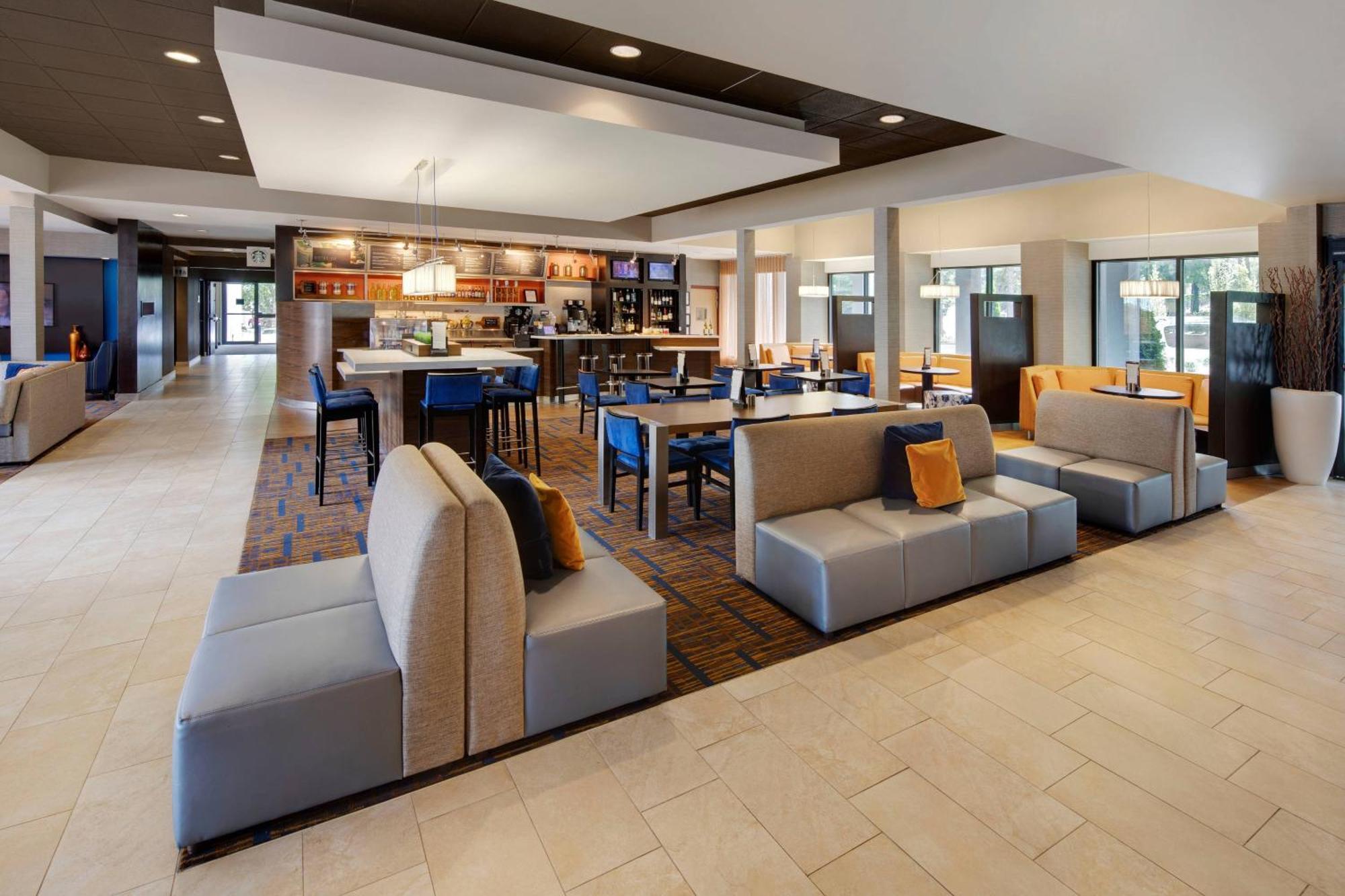 Courtyard By Marriott Atlanta Windy Hill/ballpark Hotel