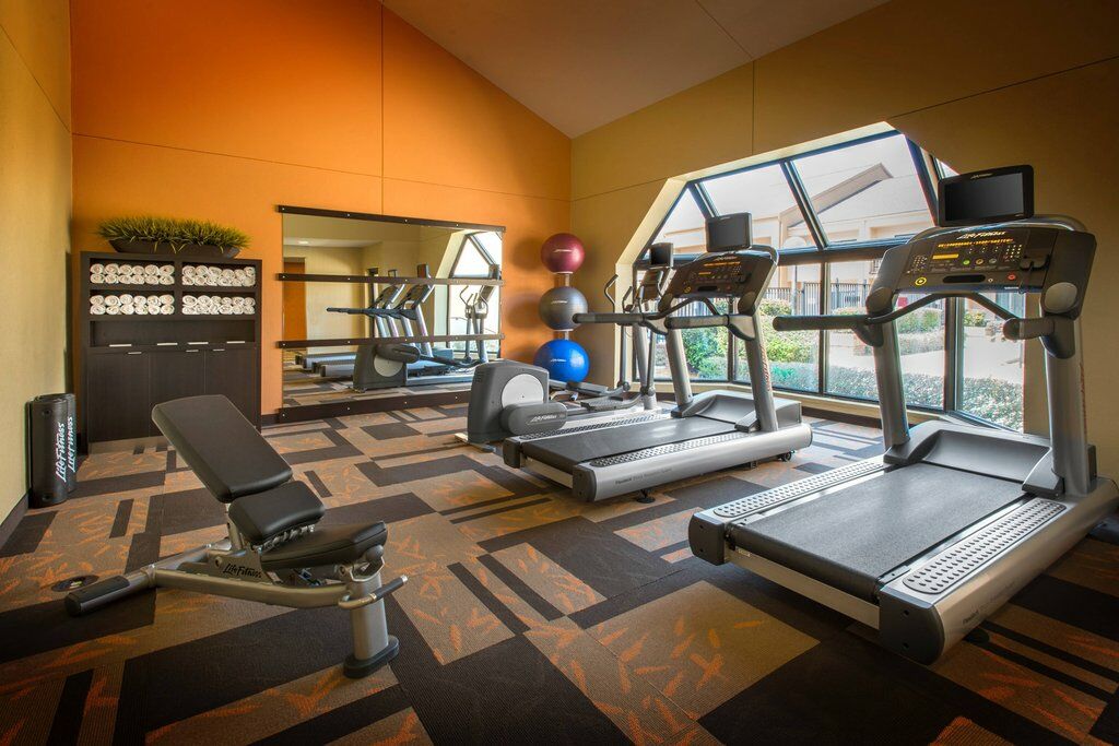 Courtyard By Marriott Atlanta Windy Hill/ballpark Hotel