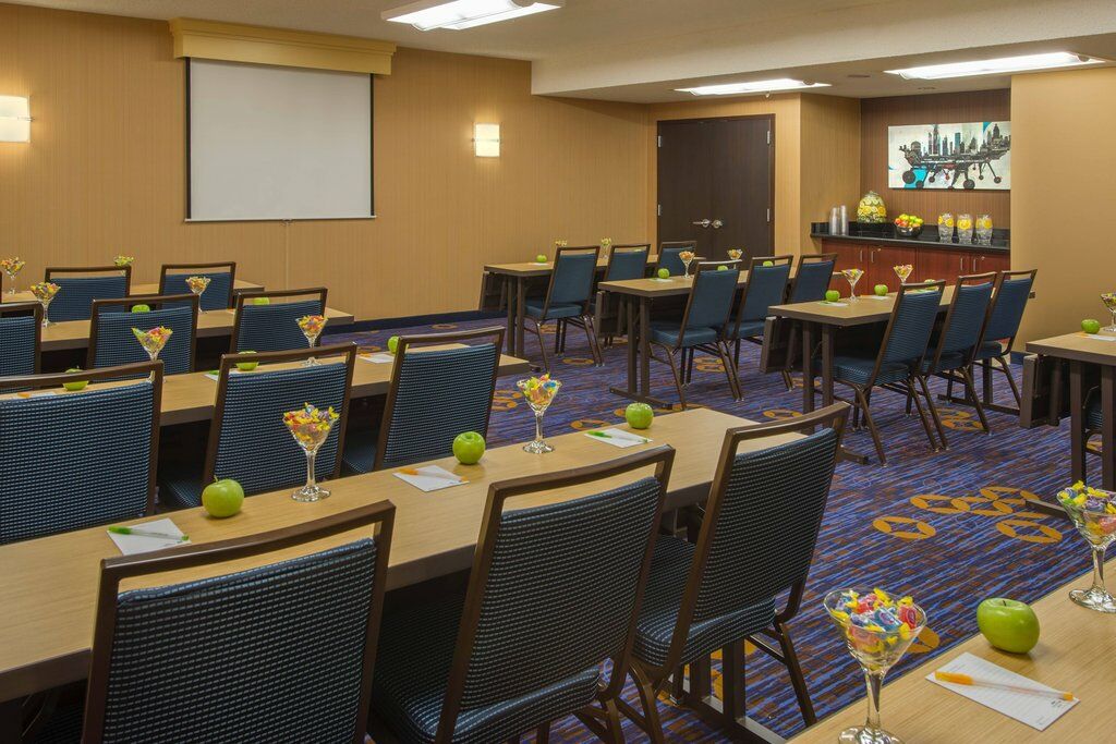 Courtyard By Marriott Atlanta Windy Hill/ballpark Hotel