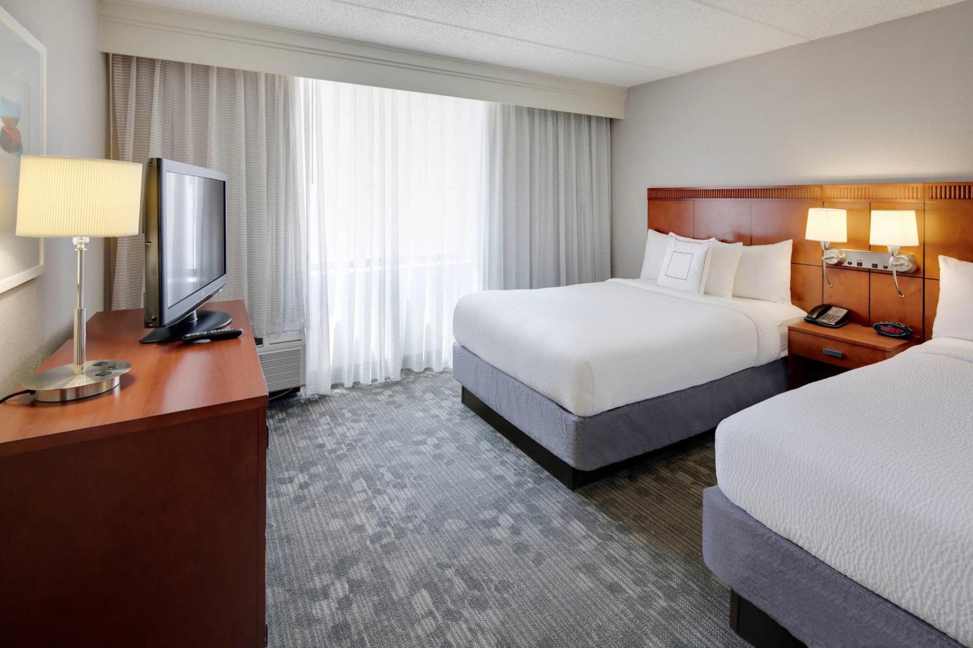 Courtyard By Marriott Atlanta Windy Hill/ballpark