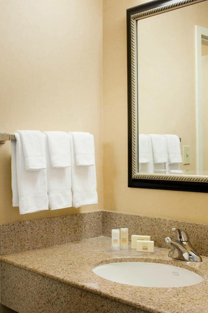 Hotel Courtyard By Marriott Atlanta Windy Hill/ballpark 3*