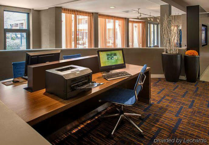 Courtyard By Marriott Atlanta Windy Hill/ballpark Hotel